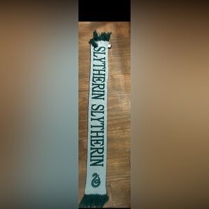 Wizarding World Green and White Scarf Harry potter